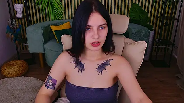 Snapshot of Angel_Braun chatting on October 5, 2025, 11:19 am Angel Braun online show from October 5, 2025, 11:19 am