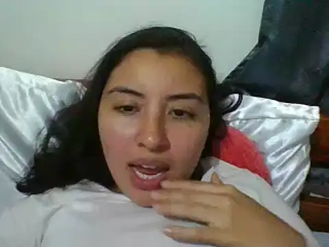 Snapshot of _Romilly_ chatting on November 8, 2025, 2:45 am Romilly online show from November 8, 2025, 2:45 am