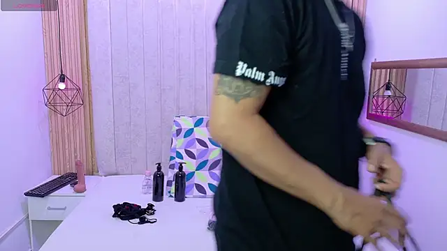 Snapshot of Kity_spiderr chatting on November 1, 2025, 12:40 pm Kity spiderr online show from November 1, 2025, 12:40 pm