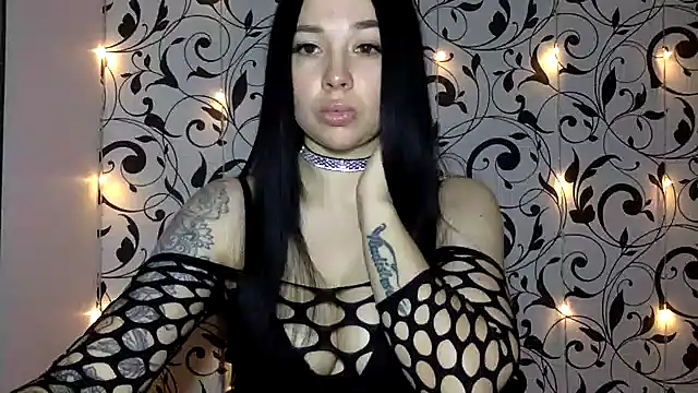 Ivelaa online show from November 4, 2025, 1:21 pm