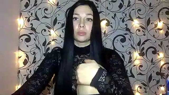 Ivelaa online show from November 11, 2025, 8:20 pm