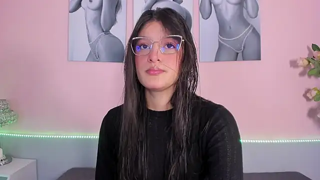 Stefany gonzales  online show from May 12, 2026, 12:24 pm