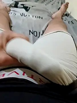 anis3g4 online show from September 23, 2025, 2:42 pm