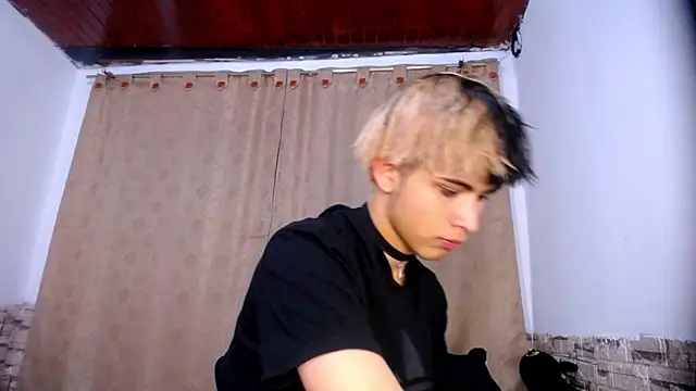 DaraKat18 online show from March 7, 2026, 11:35 pm