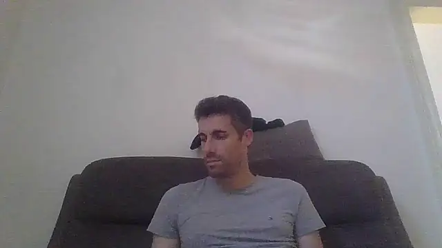Snapshot of JulioIsHere4you chatting on May 30, 2026, 7:05 am JulioIsHere4you online show from May 30, 2026, 7:05 am