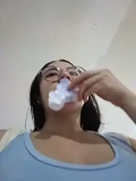 Bella Sumers online show from May 18, 2026, 7:09 pm