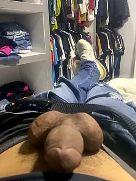 Chico031289 online show from October 25, 2025, 11:21 pm