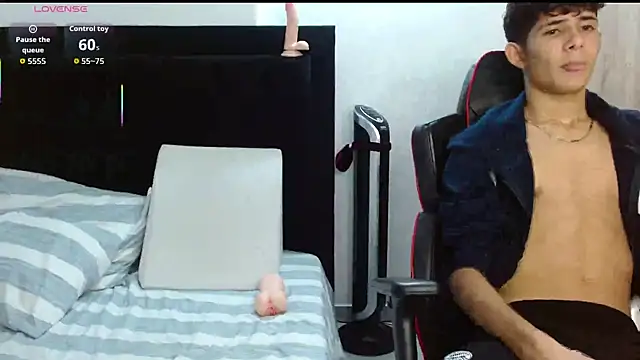 Noah-Garcia online show from September 22, 2025, 5:37 pm