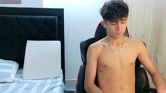 Noah-Garcia online show from October 23, 2025, 8:29 pm