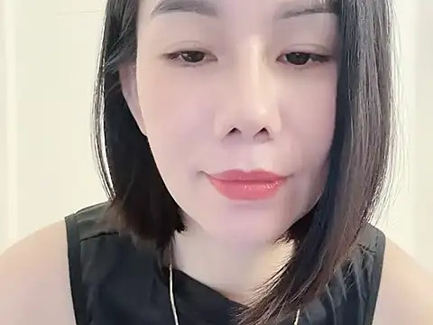 JunCii online show from October 22, 2025, 8:14 am