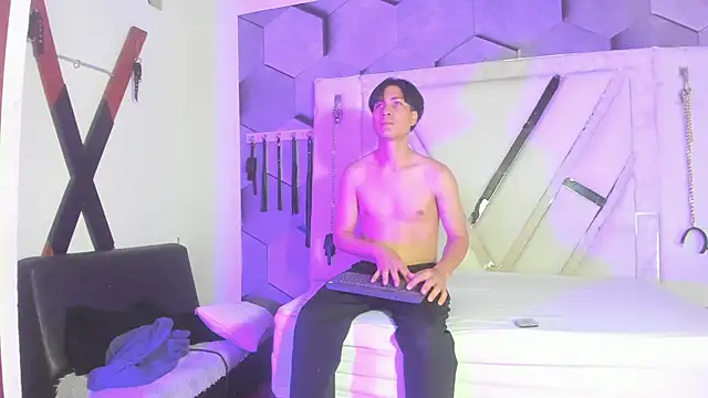 StevenHumps online show from September 18, 2025, 2:57 am