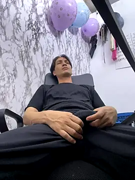 StevenHumps online show from October 11, 2025, 7:51 am