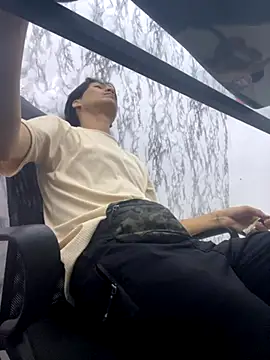 StevenHumps online show from November 11, 2025, 6:24 am