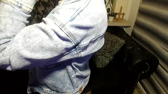 ASHLEY QUALLEY online show from October 31, 2025, 2:56 am