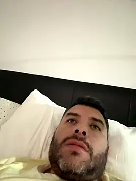 andres52720 online show from September 24, 2025, 5:00 am