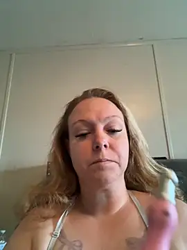 roughdiamond35 online show from September 19, 2025, 5:24 pm