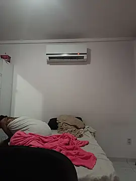 ApenasLys online show from January 11, 2026, 6:24 pm