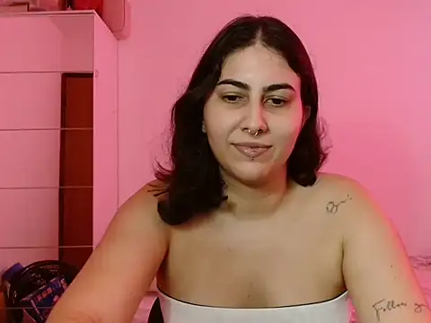 ApenasLys online show from June 3, 2026, 1:36 pm
