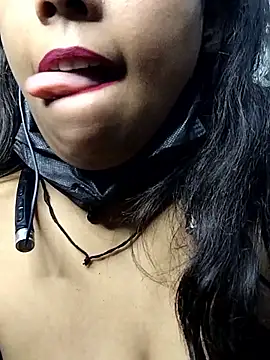 aliyaa9900 online show from November 9, 2025, 7:23 pm