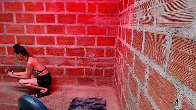 Moira-Hot online show from February 17, 2026, 11:11 pm