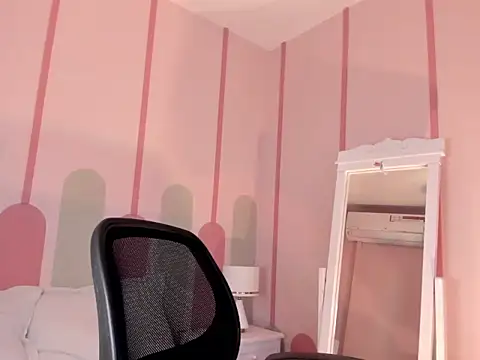  Sharloth  online show from October 18, 2025, 1:23 pm