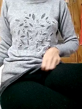 miss raavy online show from December 18, 2025, 4:02 pm