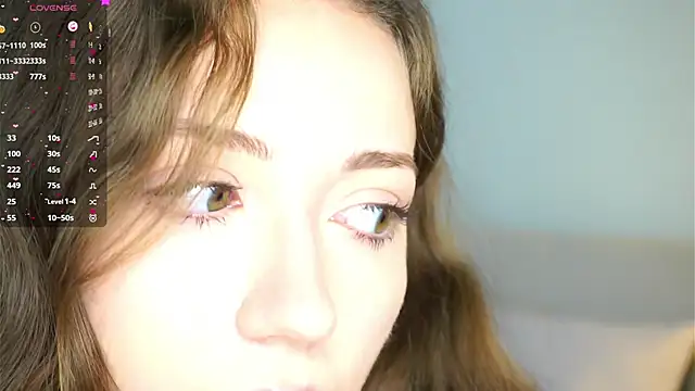 ZeniaBolich online show from October 23, 2025, 9:46 pm