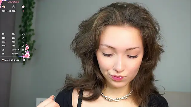 ZeniaBolich online show from November 16, 2025, 8:58 pm