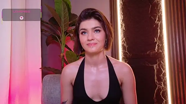 La Diabla 111  online show from October 7, 2025, 8:28 pm