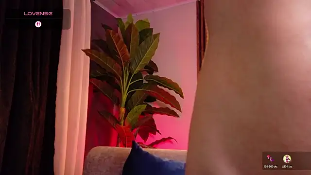 La Diabla 111  online show from November 25, 2025, 8:20 pm