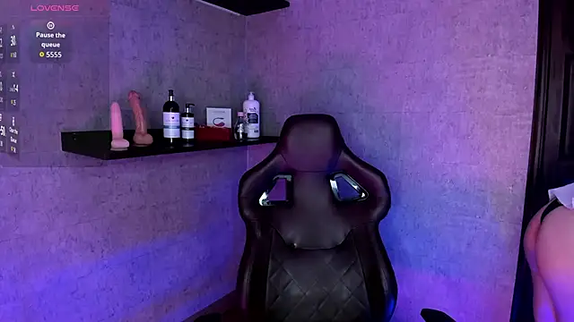 Lolarose  online show from September 24, 2025, 4:54 pm