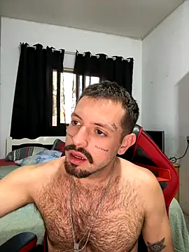 Snapshot of Luccaskonig chatting on October 21, 2025, 7:14 pm Luccaskonig online show from October 21, 2025, 7:14 pm