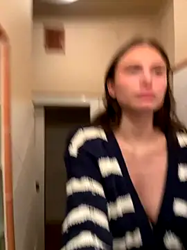 SophiiaStarr online show from November 23, 2025, 5:46 pm