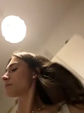 SophiiaStarr online show from December 2, 2025, 6:47 pm