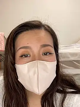 NATSUMI00 online show from October 19, 2025, 5:52 am