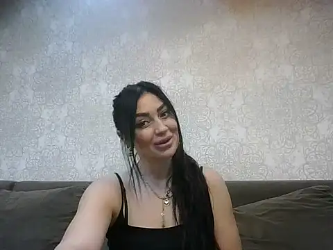 Elysmera online show from November 6, 2025, 11:33 am