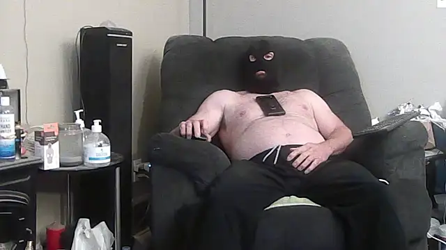 Snapshot of bigman1947 chatting on November 3, 2025, 12:35 am bigman1947 online show from November 3, 2025, 12:35 am