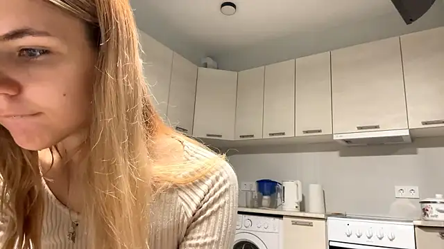 Snapshot of Denni_Spilber chatting on October 10, 2025, 5:56 pm Denni Spilber online show from October 10, 2025, 5:56 pm