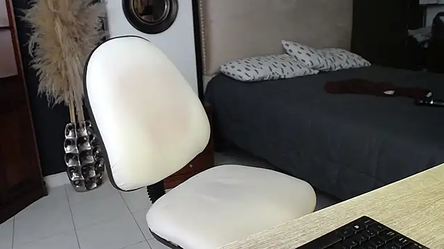 sheryl jones online show from April 14, 2026, 1:06 pm