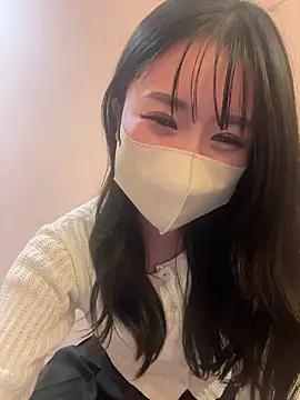 Snapshot of Ema-- chatting on September 23, 2025, 10:40 am Ema-- online show from September 23, 2025, 10:40 am