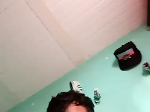 Snapshot of True_Di chatting on September 30, 2025, 9:42 pm True Di online show from September 30, 2025, 9:42 pm