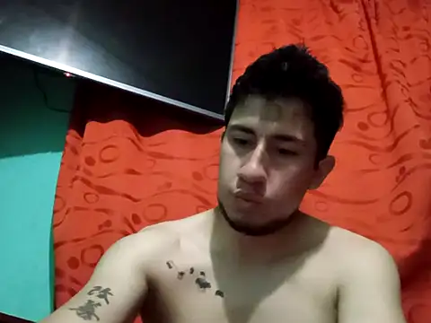 Snapshot of True_Di chatting on October 7, 2025, 1:14 am True Di online show from October 7, 2025, 1:14 am