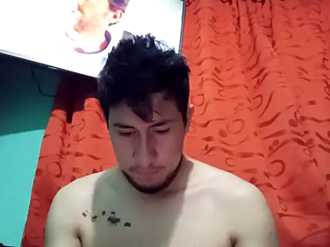 Snapshot of True_Di chatting on October 14, 2025, 1:28 am True Di online show from October 14, 2025, 1:28 am