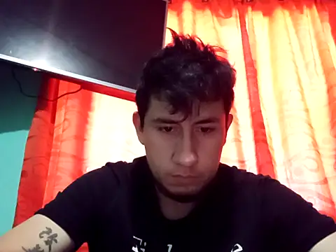 Snapshot of True_Di chatting on October 14, 2025, 9:48 pm True Di online show from October 14, 2025, 9:48 pm