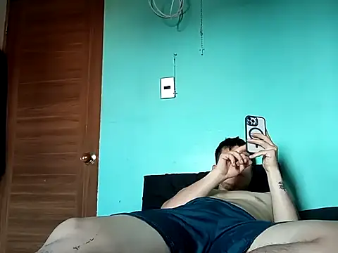 Snapshot of True_Di chatting on October 24, 2025, 6:48 pm True Di online show from October 24, 2025, 6:48 pm