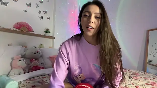 Snapshot of keirasworld chatting on August 3, 2026, 12:09 am keirasworld online show from August 3, 2026, 12:09 am