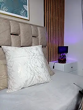 Snapshot of Tasha_and_Karl chatting on September 23, 2025, 3:09 am Tasha and Karl online show from September 23, 2025, 3:09 am