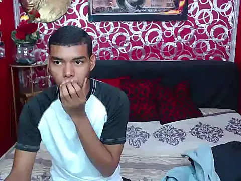 TWOBOYSPEINHOT online show from September 26, 2025, 12:25 am