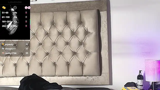 perla77 online show from November 10, 2025, 12:59 pm