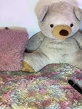 Charlottediolet online show from March 3, 2026, 12:44 pm